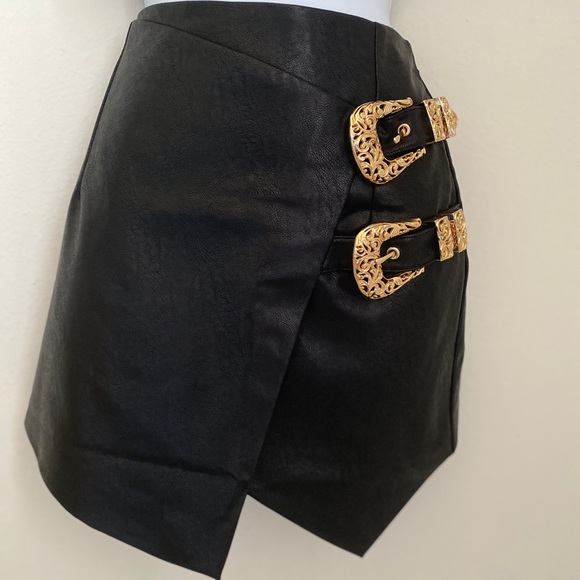 Forever 21 faux leather skirt - Picture 2 of 2
